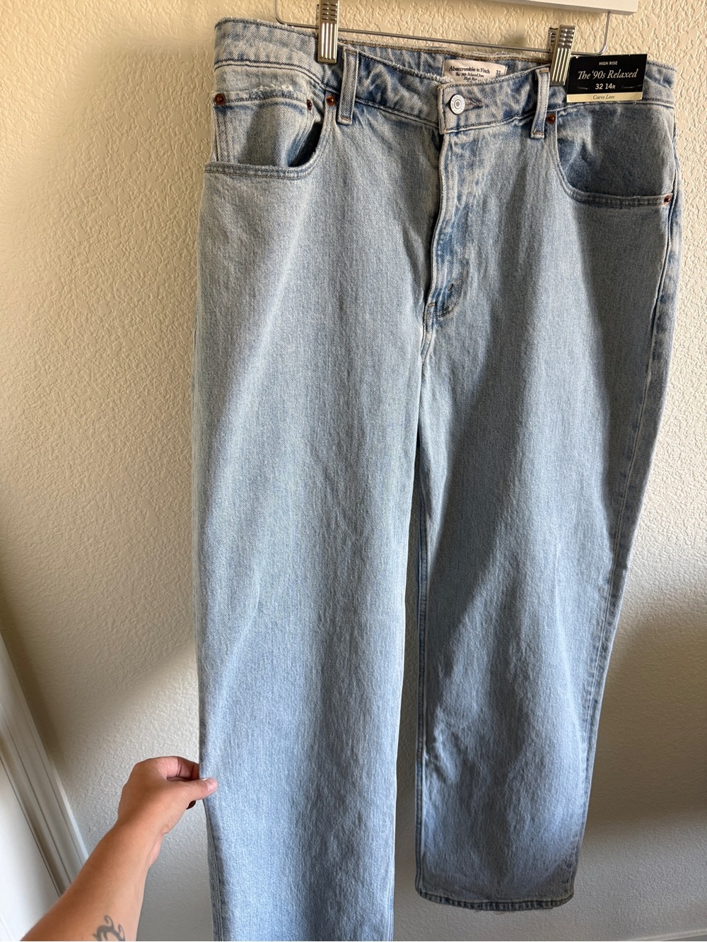 Abercrombie & Fitch 90’s Relaxed High-Rise Jeans NWT